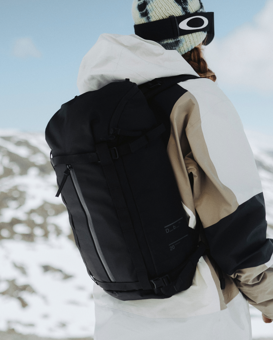 Backcountry Backpack 20L Black Out_111.png