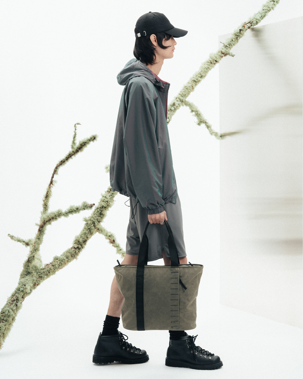 Essential Tote 20L Forest Green_2.png