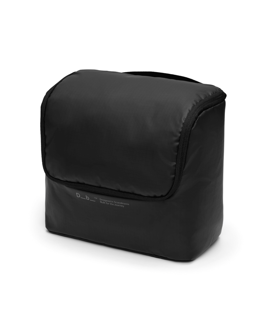 Essential Washbag M Black Out