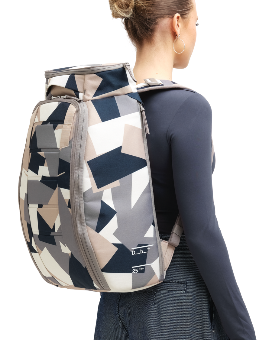 Hugger Backpack 25L Line cluster01.png