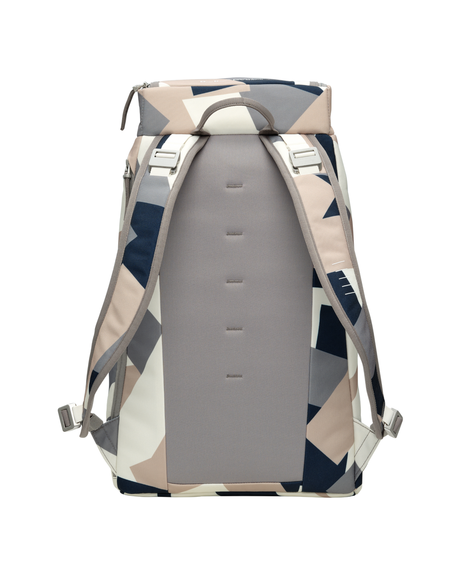 Hugger Backpack 30L Line Cluster02.png