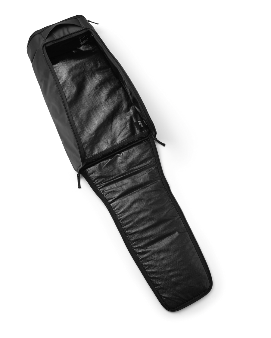 Hugger Bootbag 45L Black Out-11.png