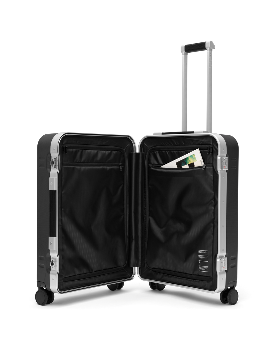 Ramverk Pro Check-in Luggage Medium Black Out